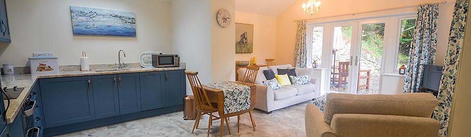 kitchen at ty canol holiday cottage in north wales
